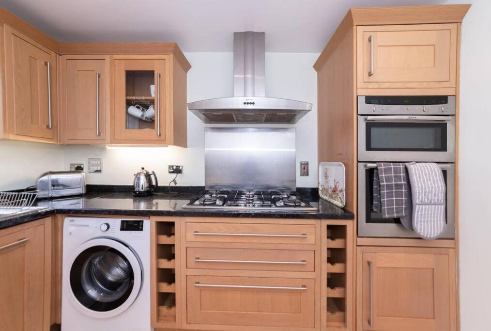 Ratby House - Spacious 3 Bed With Garden & Parking Earley Exterior photo