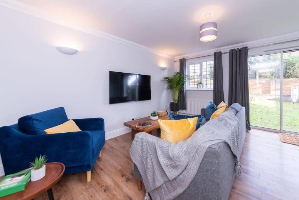 Ratby House - Spacious 3 Bed With Garden & Parking Earley Exterior photo